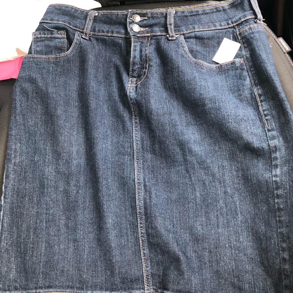 Old navy denim skirt!